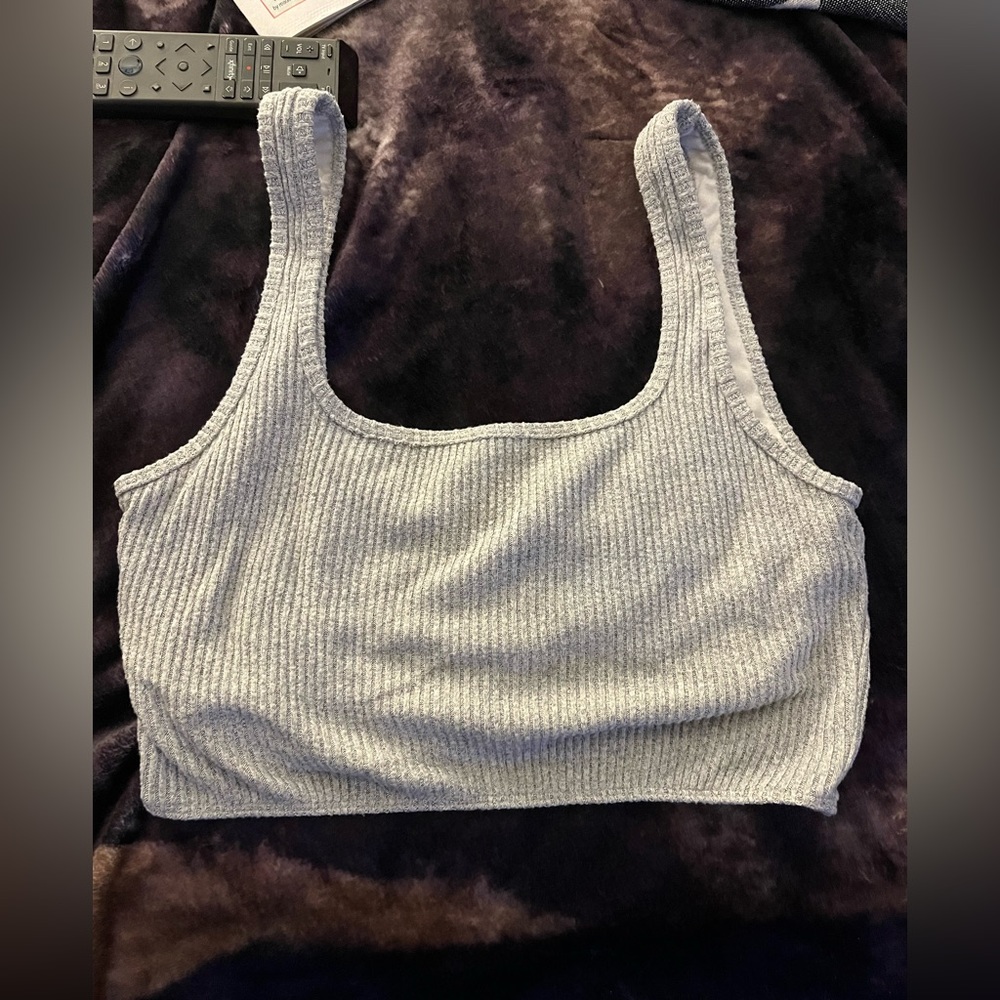 A&F Women’s crop tank (euc)